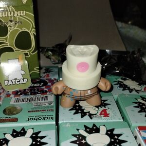 Kidrobot Fatcap Series 1 MTN Montana Colors - WRITER 3" Figure 2006 Graffiti